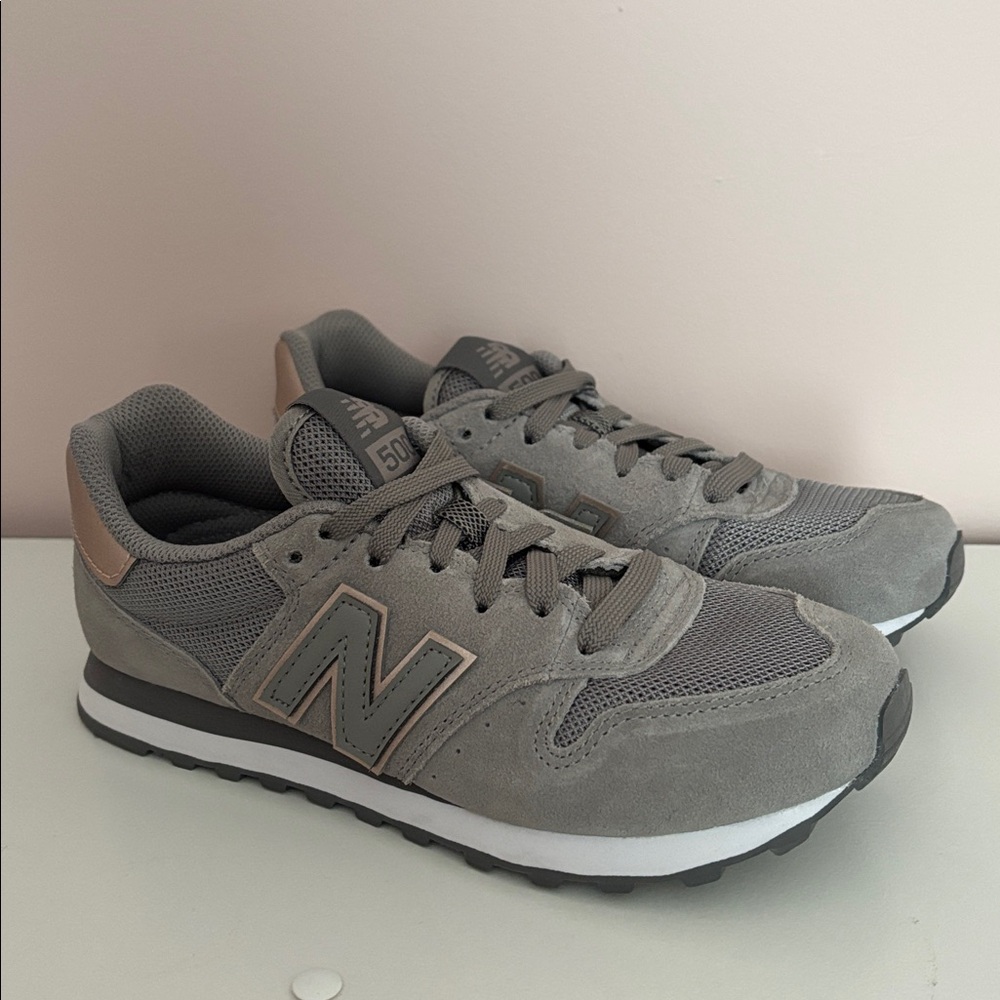 **New** Women New Balance 500 Sneakers